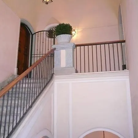 La Petite Maison Bed & Breakfast *