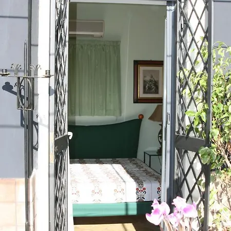 La Petite Maison