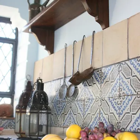La Petite Maison Bed & Breakfast *